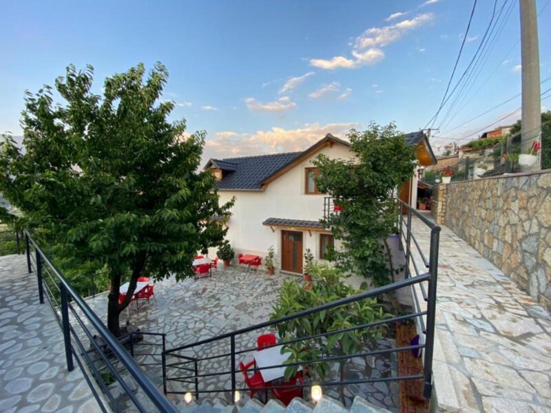 Bixhaku Guesthouse — Gjirokastër