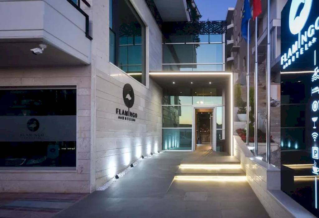 Flamingo Hotel — Vlorë