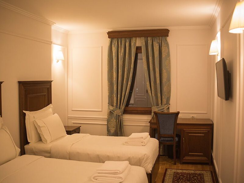 Hotel Opera — Tirana